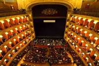 Интерьер оперного театра