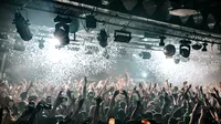 Überfüllte Nachtclub-Party