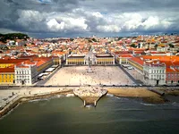 Blick auf das Hafenviertel von Lissabon