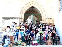 Participantes no festival folclórico