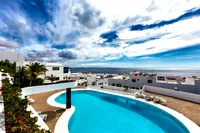 Seaside pool panorama