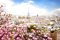Eiffel ile Paris silüeti