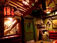Interior de la cabaña Tonga