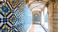 Corridoio con piastrelle azulejo